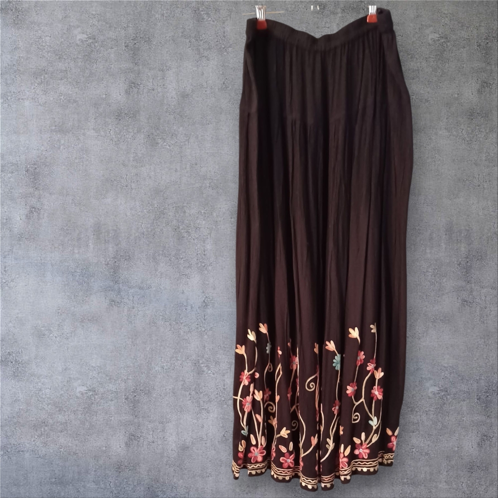 Chic Embroidered A-Line Skirt - Black